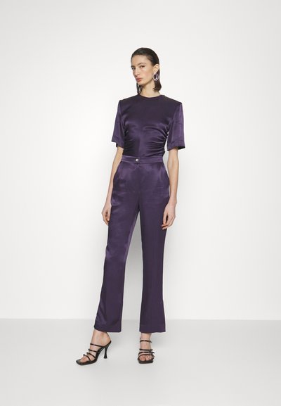 Materiel SLITS OUT PANTS - Παντελόνι - deep purple