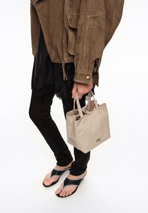 BIMBA Y LOLA, BIMBA Y LOLA BOLSO SHOPPER PEQUEÑO GABARDINA ARENA - Käekott - arena