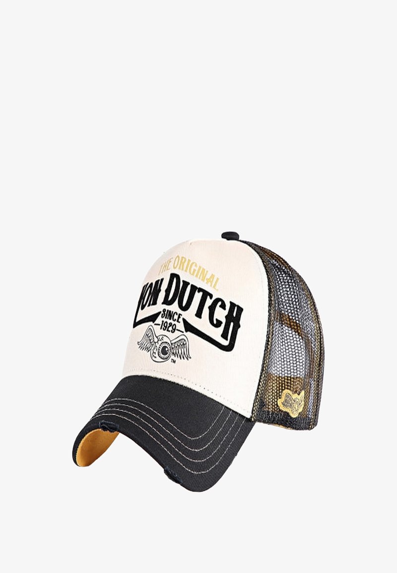 Casquette de camionneur avec un avant crème, une visière noire et un dos en maille. Présente un texte logo et un design d'ailes. Accents de couleur et détails de coutures visibles.