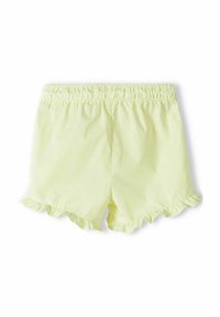 Pantaloni corti giallo chiaro con una vestibilità ampia, caratterizzati da una vita arricciata e orli arruffati. Realizzati in un materiale morbido e setoso.