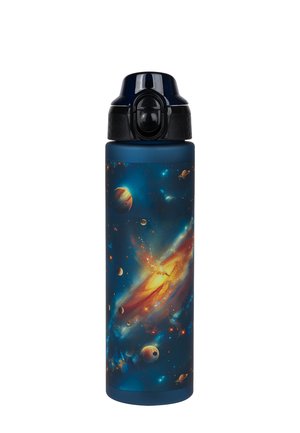 Blaue Wasserflasche mit schwarzem Deckel, verziert mit einem bunten Weltraumdesign mit Planeten und Sternen.