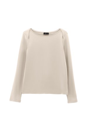 Maglione beige a maniche lunghe da donna con scollo a barca e texture liscia, esposto su uno sfondo bianco.