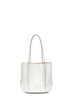 Borsa a mano in pelle bianca strutturata con doppi manici, forma a secchiello e piccolo logo dorato al centro fronte.