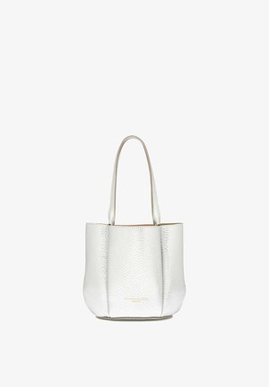 Borsa a mano in pelle bianca strutturata con doppi manici, forma a secchiello e piccolo logo dorato al centro fronte.