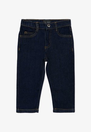 Donkerblauwe denim peuterjeans met voorzakken, knoopsluiting en contrasterende oranje stiksels.