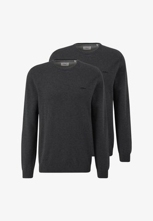 To mørkegrå crewneck-trøjer med lange ærmer, ribstrikkede manchetter og kanter, med lille logo på venstre bryst.