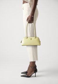 Guess - ARNELA SHOULDER SATCHEL - Sac à main - yellow Image miniature 1