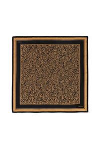 Sciarpa con stampa leopardata in nero e beige. Materiale simile alla seta con bordo rifinito. Presenta raffinati motivi di animali su tutta la superficie.