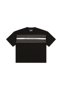 T-shirt in cotone nero con collo a giro, caratterizzata da strisce orizzontali bianche e logo "EA7 Emporio Armani" centrato sul petto.