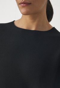DRYKORN MEAMI - Pulover - black