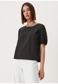 QS MET BRODERIE ANGLAISE - Blouse - black