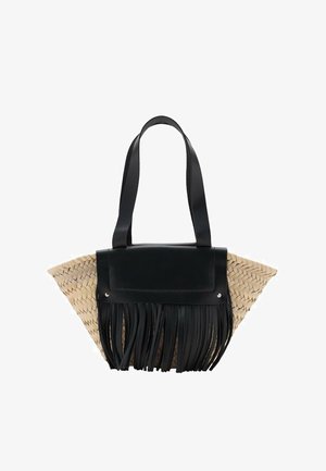 Sac à main en cuir noir avec un corps en paille tressée, présentant un détail en franges noires à l'avant et deux poignées solides pour l'épaule.