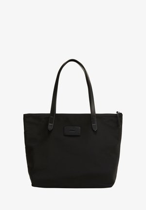 Schwarze Nylon-Tragetasche mit zwei schwarzen Ledergriffen, Reißverschluss oben und einem kleinen Logopatch auf der Vorderseite. Schlichte rechteckige Form.