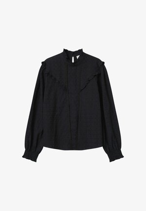 Blouse noire à manches longues avec un col montant, des accents froncés et un motif texturé. Présente une fermeture par bouton en forme de trou de clé et des poignets élastiques.