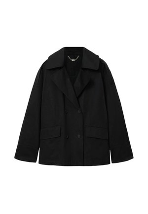 Czarna dwurzędowa marynarka z szerokimi klapami, dwiema przednimi kieszeniami z patkami oraz długimi rękawami, ułożona płasko na białym tle.