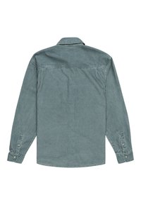 Košeľa s dlhým rukávom v tlmenej teal farbe, s rozšíreným golierom, zapínaním na gombíky na manžetách a uvoľneným strihom so zadným yoke.