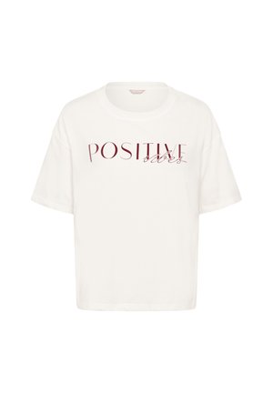 Camiseta de algodón de manga corta blanca con el texto "POSITIVE vibes" en burdeos. Corte holgado y escote redondo, con una textura suave.