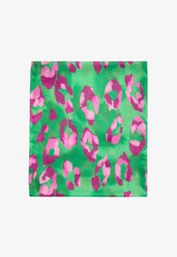 Neizvēlēts, green leopard print