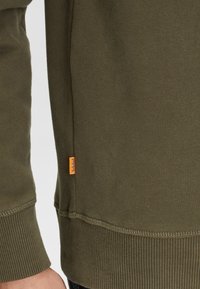 Timberland BRUSHED BACK CREW - Sudadera - grape leaf