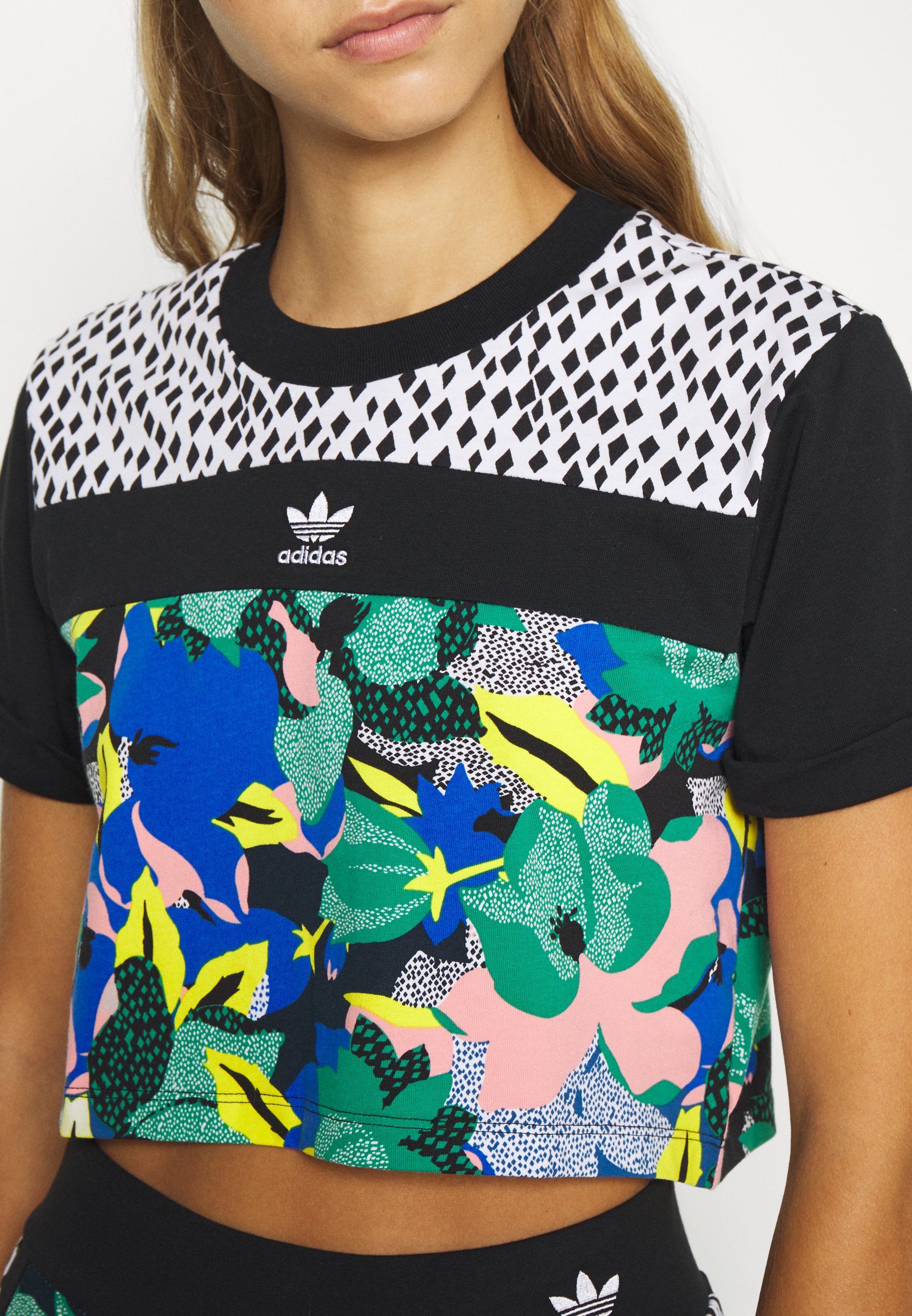 adidas Originals CROPPED TEE T shirts med print multi adidas Originals CROP - T-shirts med print - multicolor