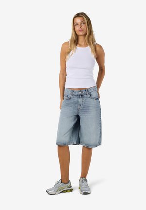 Noisy May NMMINDIE BERMUDA - Denimshorts - light blue denim