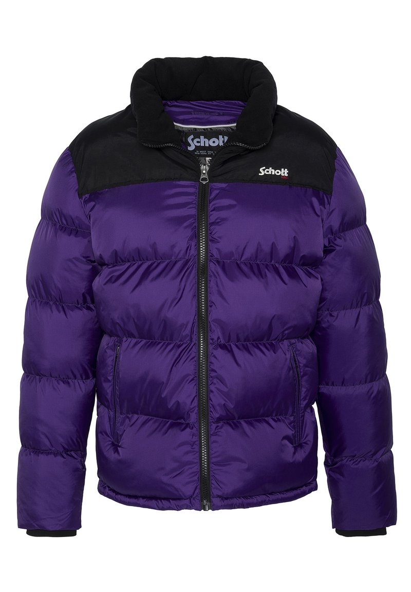 Lilla pufferjakke med sort krave, lynlåslukning og to sidelommer. Quiltet tekstur giver isolering og varme.