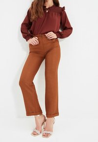 Trendyol Kalhoty - brown