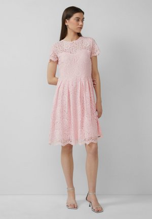 QS TAILLIERTES - Day dress - zartrosa