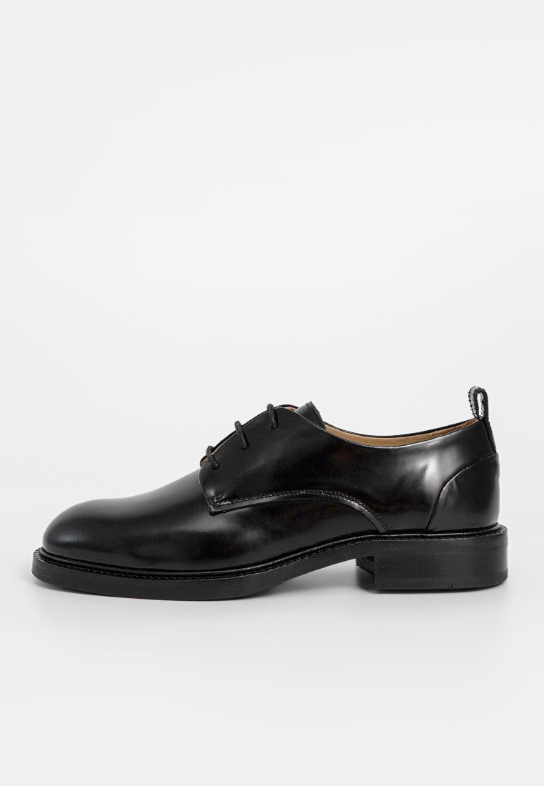 Zapatos de vestir con cordones