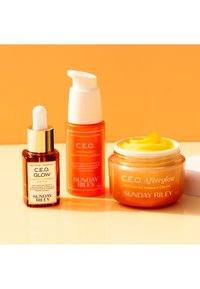 Sunday Riley C.E.O.15% VITAMIN C BRIGHTENING SERUM - Serum