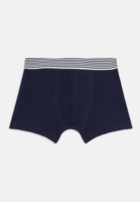 Boxer in blu navy con elastico alla vita a strisce bianche e blu navy, design semplice e cuciture visibili sul pannello frontale.