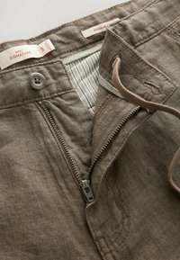REGULAR FIT - SIGNATURE  - Cargobroek - brown