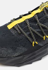 New Balance TEKTREL - Trail running shoes - black