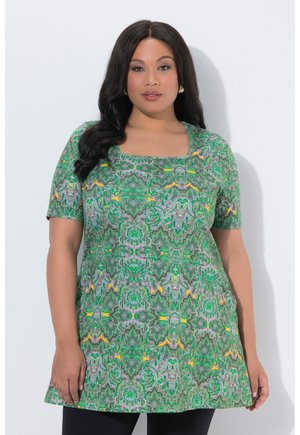 CARRÉ-AUSSCHNITT HALBARM - T-shirts print - apple green