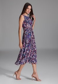 Swing SWING - Day dress - navy   multi