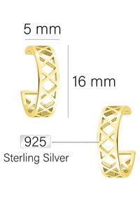 Hängande örhängen i sterling silver med guldton, 5 mm breda, 16 mm höga, med ett gallerdesign med utskurna diamantmönster.