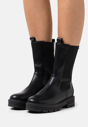 s.Oliver, Bottes à plateau - black