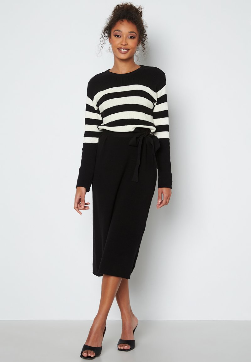 Bubbleroom STRIPED O-NECK  KNITTED DRESS - Vestito lungo - black