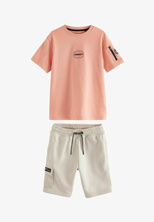 Next SET - Pantaloni scurți - coral stone