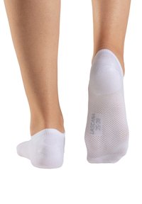 White ankle socks with a textured mesh design, featuring a reinforced heel and elastic cuff. Label visible on the side.