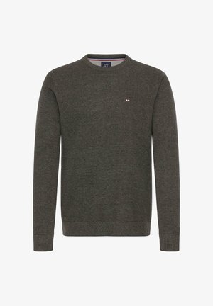 Tmavošedý pletený sveter s okrúhlym výstrihom a dlhými rukávmi, na hrudi má malú multikolórovú nášivku. Štruktúrovaná tkanina.