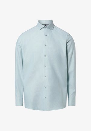 Chemise bleu clair à manches longues avec un col à boutons, présentant un motif à carreaux subtil et six boutons sur le devant, fabriquée en tissu tissé.