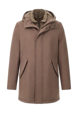 Brązowy długi płaszcz z odpinanym kapturem, dwoma bocznymi kieszeniami i gładką teksturą. Wewnętrzna podszewka ma jaśniejszy beżowy kolor.