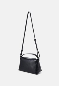 HVISK NOTE SOFT STRUCTURE - Håndtasker - black