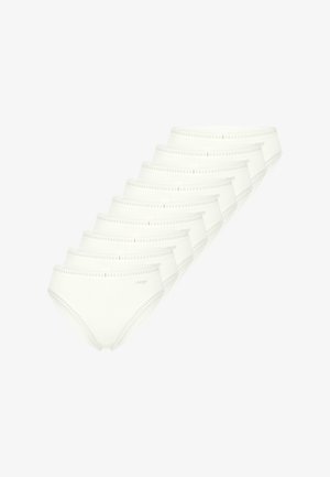 Culottes en coton blanc avec bordure en dentelle, présentant une texture lisse et une coupe taille mi-haute, disposées en rangée.