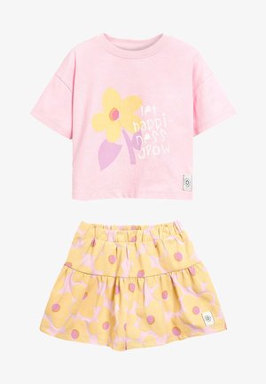 SET - Shorts - lilac purple yellow