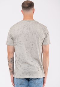 Paradiso Clothing PINK FLOYD THE WALL HAMMERS LOGO NEW OFFICIAL - Print T-shirt - sand