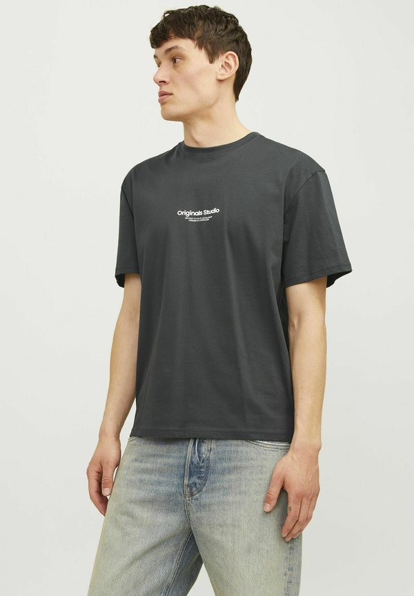 JORVESTERBRO CREW NECK - T-Shirt print - forest river