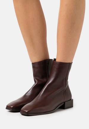 Stivaletti - dark brown