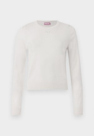 Fehér, hosszú ujjú pulóver kerek nyakkal. Puha anyagból készült. A mellkasán egy kis, diszkrét logó található. Egyszerű, minimalista dizájn.
